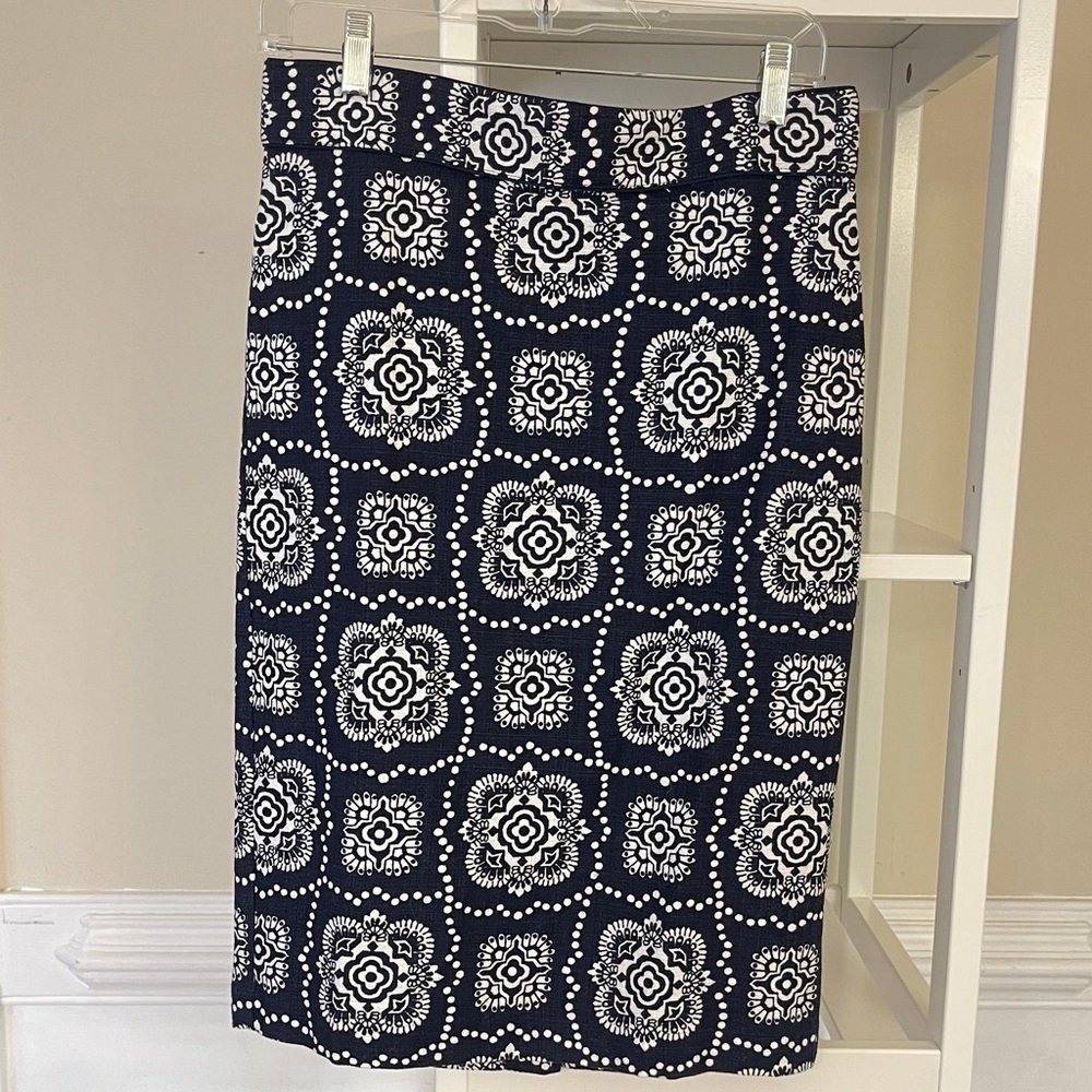 Navy and White Patterned Skirt NWT